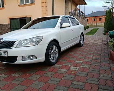 Шкода Октавия 2012 в Иршава на Automoto.ua Белый Шкода Октавия, объемом двигателя 1.6 л и пробегом 201 тыс. км за 8350 $, фото 2 на Automoto.ua