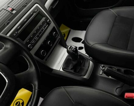 Белый Шкода Октавия, объемом двигателя 1.6 л и пробегом 260 тыс. км за 8800 $, фото 11 на Automoto.ua