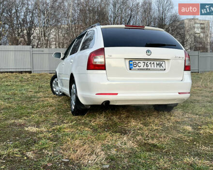 Білий Шкода Октавія, об'ємом двигуна 1.6 л та пробігом 257 тис. км за 7999 $, фото 12 на Automoto.ua