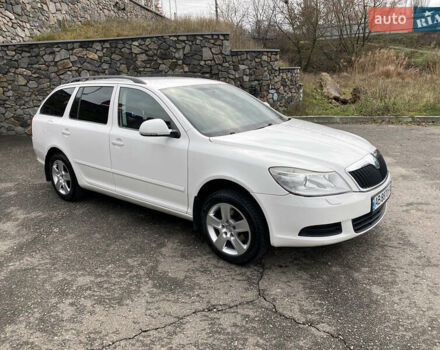 Белый Шкода Октавия, объемом двигателя 1.6 л и пробегом 239 тыс. км за 8650 $, фото 5 на Automoto.ua