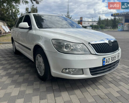 Белый Шкода Октавия, объемом двигателя 1.6 л и пробегом 270 тыс. км за 5999 $, фото 2 на Automoto.ua