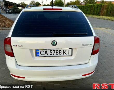 Білий Шкода Октавія, об'ємом двигуна 1.8 л та пробігом 247 тис. км за 7300 $, фото 4 на Automoto.ua
