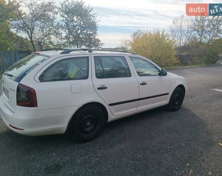 Белый Шкода Октавия, объемом двигателя 1.6 л и пробегом 270 тыс. км за 7800 $, фото 3 на Automoto.ua