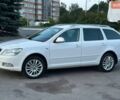 Белый Шкода Октавия, объемом двигателя 2 л и пробегом 242 тыс. км за 12500 $, фото 2 на Automoto.ua