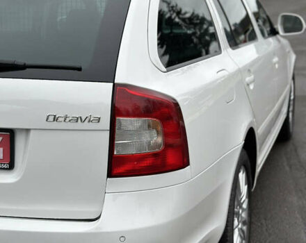 Белый Шкода Октавия, объемом двигателя 2 л и пробегом 217 тыс. км за 9999 $, фото 18 на Automoto.ua