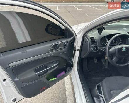 Білий Шкода Октавія, об'ємом двигуна 1.6 л та пробігом 280 тис. км за 5700 $, фото 9 на Automoto.ua