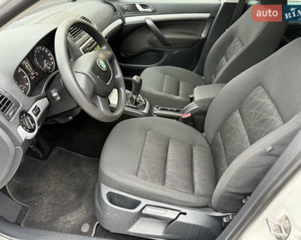 Белый Шкода Октавия, объемом двигателя 1.4 л и пробегом 231 тыс. км за 7000 $, фото 19 на Automoto.ua