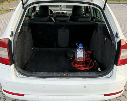 Белый Шкода Октавия, объемом двигателя 1.97 л и пробегом 370 тыс. км за 8300 $, фото 4 на Automoto.ua