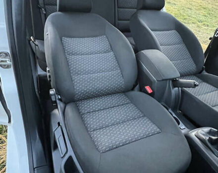 Білий Шкода Октавія, об'ємом двигуна 1.6 л та пробігом 257 тис. км за 7999 $, фото 26 на Automoto.ua