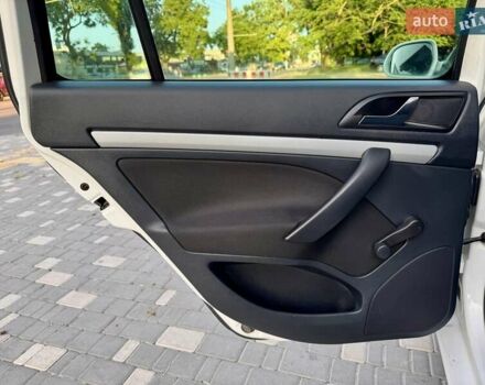 Белый Шкода Октавия, объемом двигателя 1.2 л и пробегом 167 тыс. км за 6999 $, фото 59 на Automoto.ua