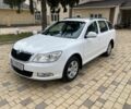 Белый Шкода Октавия, объемом двигателя 1.6 л и пробегом 211 тыс. км за 7900 $, фото 1 на Automoto.ua