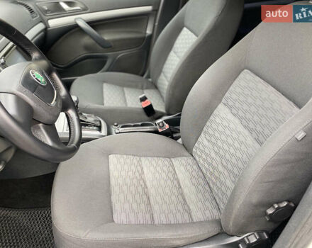 Белый Шкода Октавия, объемом двигателя 1.6 л и пробегом 239 тыс. км за 8650 $, фото 16 на Automoto.ua