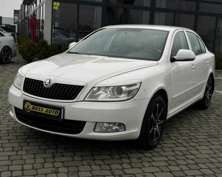 Белый Шкода Октавия, объемом двигателя 1.6 л и пробегом 260 тыс. км за 8800 $, фото 2 на Automoto.ua