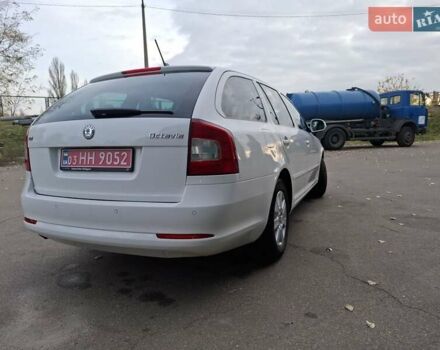 Білий Шкода Октавія, об'ємом двигуна 1.6 л та пробігом 239 тис. км за 9200 $, фото 5 на Automoto.ua