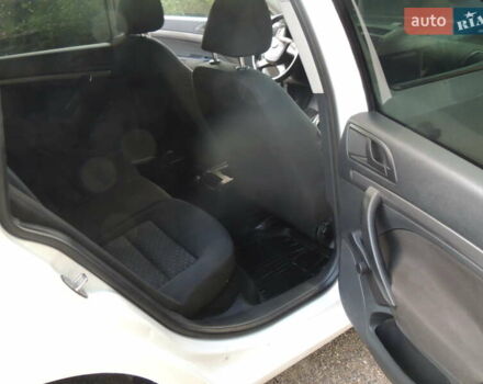 Белый Шкода Октавия, объемом двигателя 1.6 л и пробегом 200 тыс. км за 6500 $, фото 7 на Automoto.ua