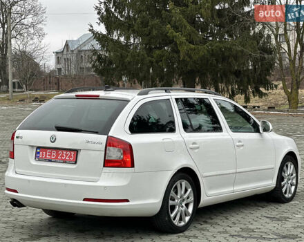 Белый Шкода Октавия, объемом двигателя 2 л и пробегом 237 тыс. км за 10999 $, фото 5 на Automoto.ua