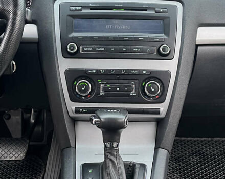 Білий Шкода Октавія, об'ємом двигуна 2 л та пробігом 362 тис. км за 8888 $, фото 20 на Automoto.ua