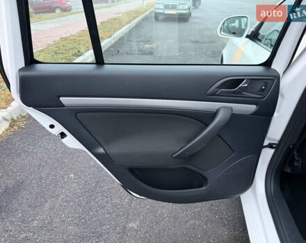 Белый Шкода Октавия, объемом двигателя 1.4 л и пробегом 179 тыс. км за 8555 $, фото 53 на Automoto.ua