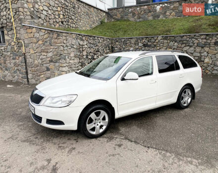 Белый Шкода Октавия, объемом двигателя 1.6 л и пробегом 239 тыс. км за 8650 $, фото 1 на Automoto.ua