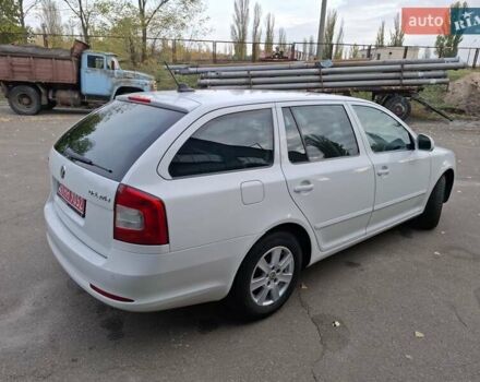 Білий Шкода Октавія, об'ємом двигуна 1.6 л та пробігом 239 тис. км за 9200 $, фото 8 на Automoto.ua
