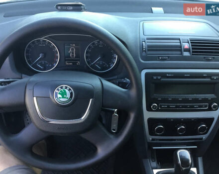 Білий Шкода Октавія, об'ємом двигуна 1.6 л та пробігом 282 тис. км за 7200 $, фото 5 на Automoto.ua