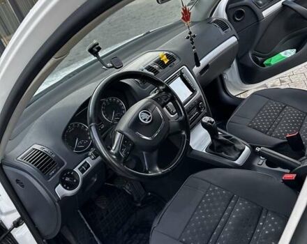 Белый Шкода Октавия, объемом двигателя 1.97 л и пробегом 355 тыс. км за 8500 $, фото 38 на Automoto.ua