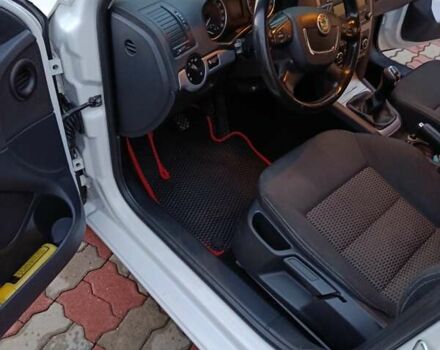 Шкода Октавия 2012 в Иршава на Automoto.ua Белый Шкода Октавия, объемом двигателя 1.6 л и пробегом 201 тыс. км за 8350 $, фото 25 на Automoto.ua