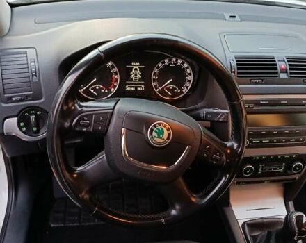 Шкода Октавия 2012 в Иршава на Automoto.ua Белый Шкода Октавия, объемом двигателя 1.6 л и пробегом 201 тыс. км за 8350 $, фото 18 на Automoto.ua