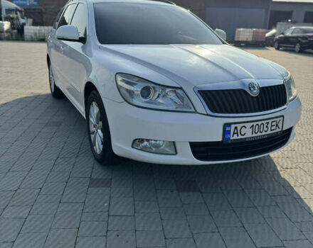 Белый Шкода Октавия, объемом двигателя 1.97 л и пробегом 320 тыс. км за 9800 $, фото 2 на Automoto.ua