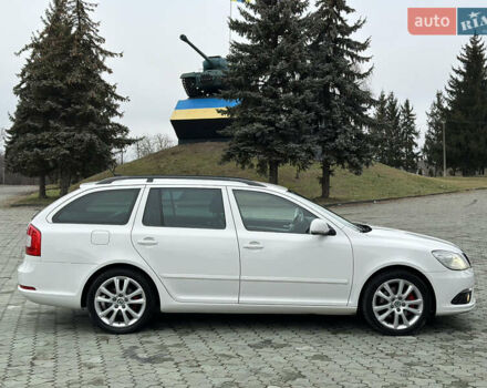 Белый Шкода Октавия, объемом двигателя 2 л и пробегом 237 тыс. км за 10999 $, фото 6 на Automoto.ua