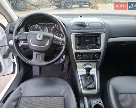 Білий Шкода Октавія, об'ємом двигуна 1.6 л та пробігом 239 тис. км за 9200 $, фото 11 на Automoto.ua