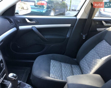 Білий Шкода Октавія, об'ємом двигуна 1.6 л та пробігом 282 тис. км за 7200 $, фото 9 на Automoto.ua