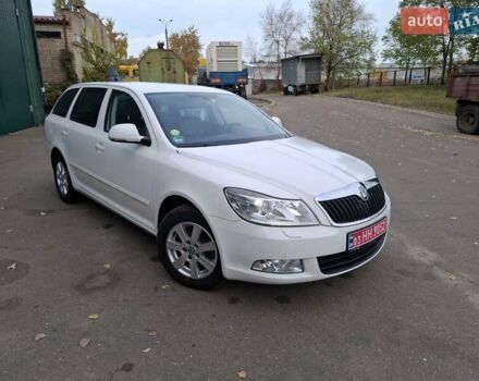 Білий Шкода Октавія, об'ємом двигуна 1.6 л та пробігом 239 тис. км за 9200 $, фото 6 на Automoto.ua