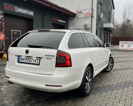 Білий Шкода Октавія, об'ємом двигуна 2 л та пробігом 362 тис. км за 8888 $, фото 9 на Automoto.ua