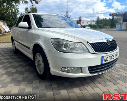 Белый Шкода Октавия, объемом двигателя 1.6 л и пробегом 270 тыс. км за 5999 $, фото 2 на Automoto.ua