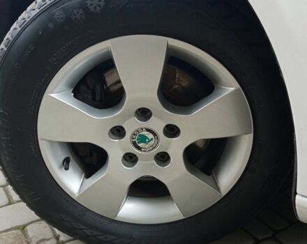 Белый Шкода Октавия, объемом двигателя 2 л и пробегом 261 тыс. км за 9300 $, фото 4 на Automoto.ua