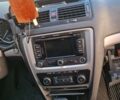 Білий Шкода Октавія, об'ємом двигуна 2 л та пробігом 280 тис. км за 8000 $, фото 3 на Automoto.ua