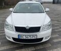 Білий Шкода Октавія, об'ємом двигуна 2 л та пробігом 305 тис. км за 8000 $, фото 1 на Automoto.ua