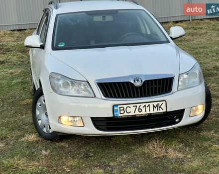 Білий Шкода Октавія, об'ємом двигуна 1.6 л та пробігом 257 тис. км за 7999 $, фото 8 на Automoto.ua