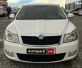 Белый Шкода Октавия, объемом двигателя 1.6 л и пробегом 253 тыс. км за 8390 $, фото 1 на Automoto.ua