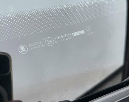 Білий Шкода Октавія, об'ємом двигуна 2 л та пробігом 362 тис. км за 8888 $, фото 24 на Automoto.ua