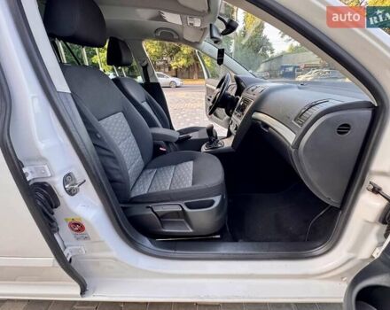 Белый Шкода Октавия, объемом двигателя 1.2 л и пробегом 167 тыс. км за 6999 $, фото 43 на Automoto.ua