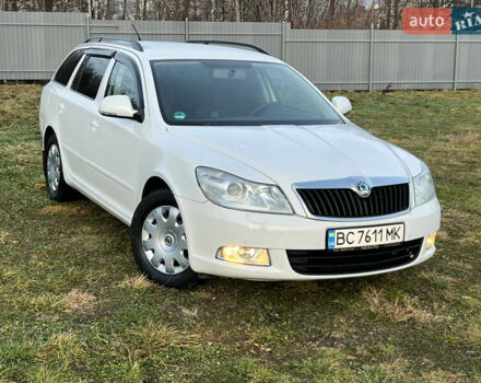 Білий Шкода Октавія, об'ємом двигуна 1.6 л та пробігом 257 тис. км за 7999 $, фото 4 на Automoto.ua