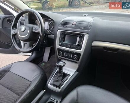 Білий Шкода Октавія, об'ємом двигуна 1.6 л та пробігом 239 тис. км за 9200 $, фото 18 на Automoto.ua