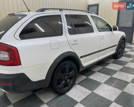 Белый Шкода Октавия, объемом двигателя 1.97 л и пробегом 304 тыс. км за 10100 $, фото 6 на Automoto.ua