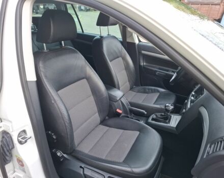 Белый Шкода Октавия, объемом двигателя 1.6 л и пробегом 240 тыс. км за 9200 $, фото 2 на Automoto.ua