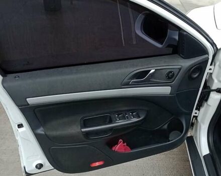 Белый Шкода Октавия, объемом двигателя 1.8 л и пробегом 254 тыс. км за 8200 $, фото 9 на Automoto.ua
