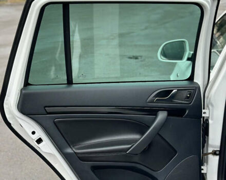 Белый Шкода Октавия, объемом двигателя 2 л и пробегом 217 тыс. км за 9999 $, фото 58 на Automoto.ua