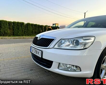 Білий Шкода Октавія, об'ємом двигуна 1.8 л та пробігом 247 тис. км за 7300 $, фото 1 на Automoto.ua