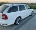 Белый Шкода Октавия, объемом двигателя 2 л и пробегом 369 тыс. км за 10200 $, фото 3 на Automoto.ua